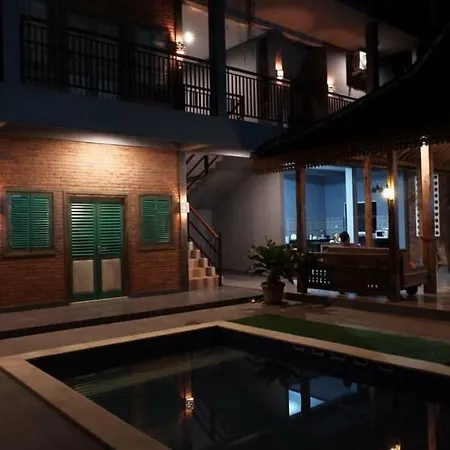 Kayu Tua Villa