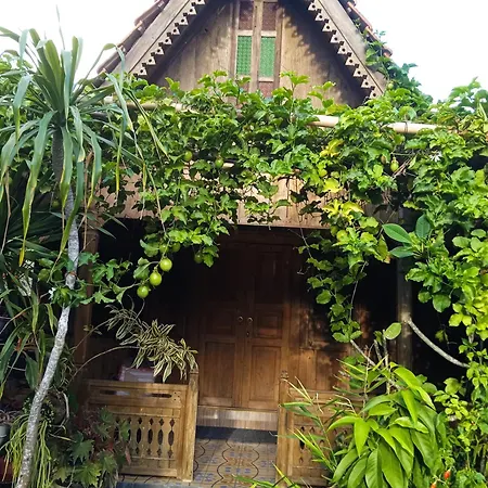 Kayu Tua Villa