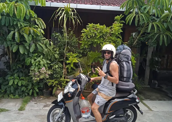 Kayu Tua 2* Uluwatu (Bali)