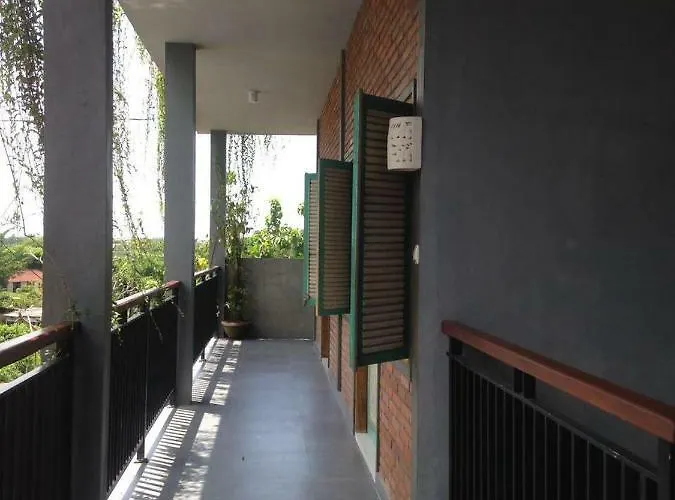 Kayu Tua Guest house